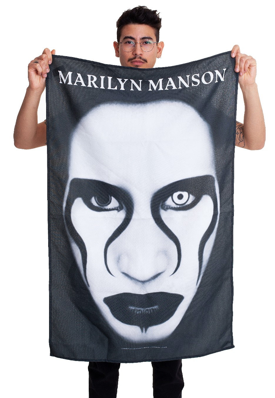 Marilyn Manson - Defiant Face - Flag | Neutral-Image