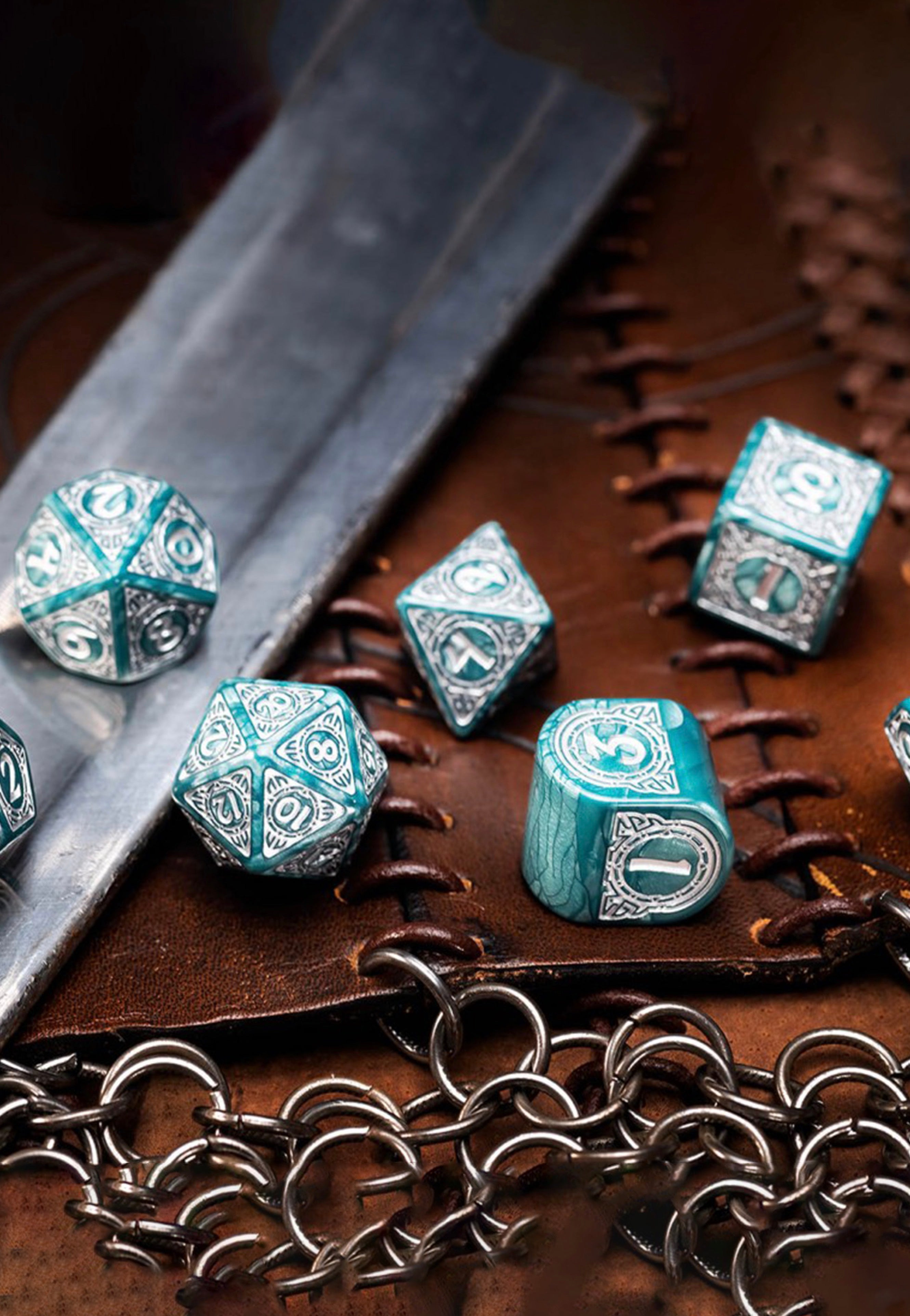 Q Workshop - Viking Modern Set Mjolnir - Dice | Neutral-Image